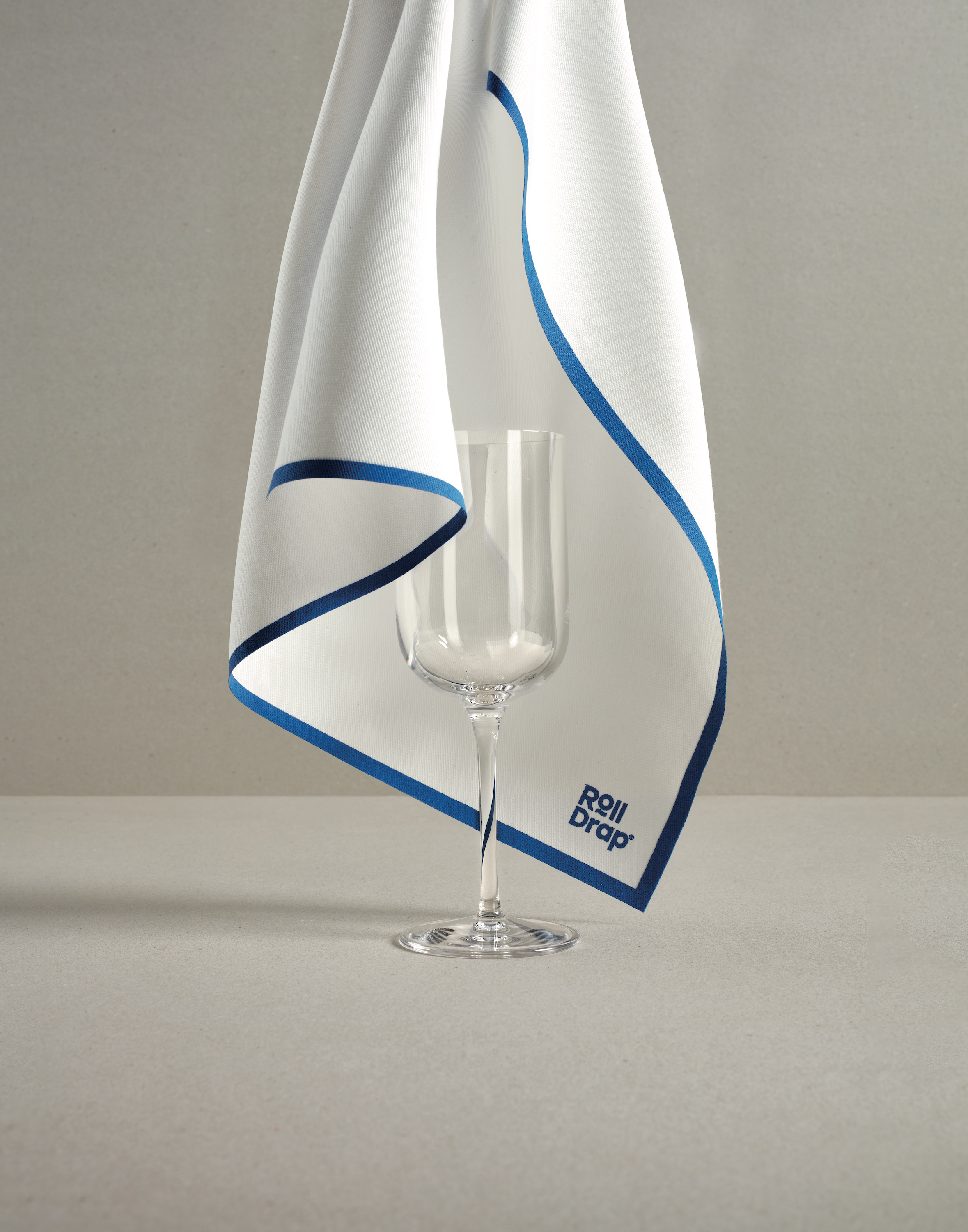 Антибактериална полираща кърпа със син кант 52/64см